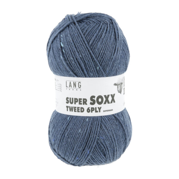 Et nøste med blått Super Soxx Tweed 6ply-garn med en etikett viklet rundt midten.